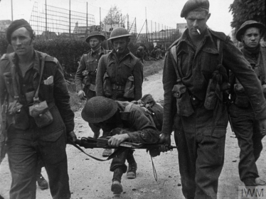 4 Commando with a wounded comrade